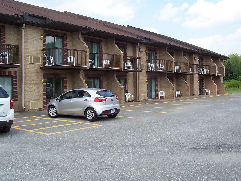 Hotel Le Floral Sherbrooke Esterno foto