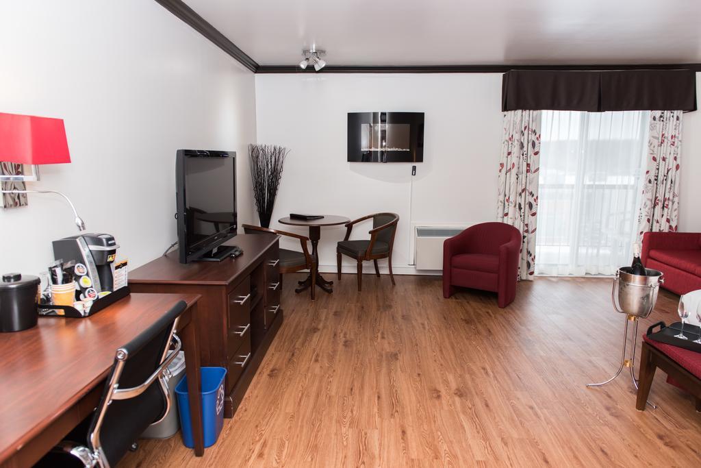 Hotel Le Floral Sherbrooke Esterno foto