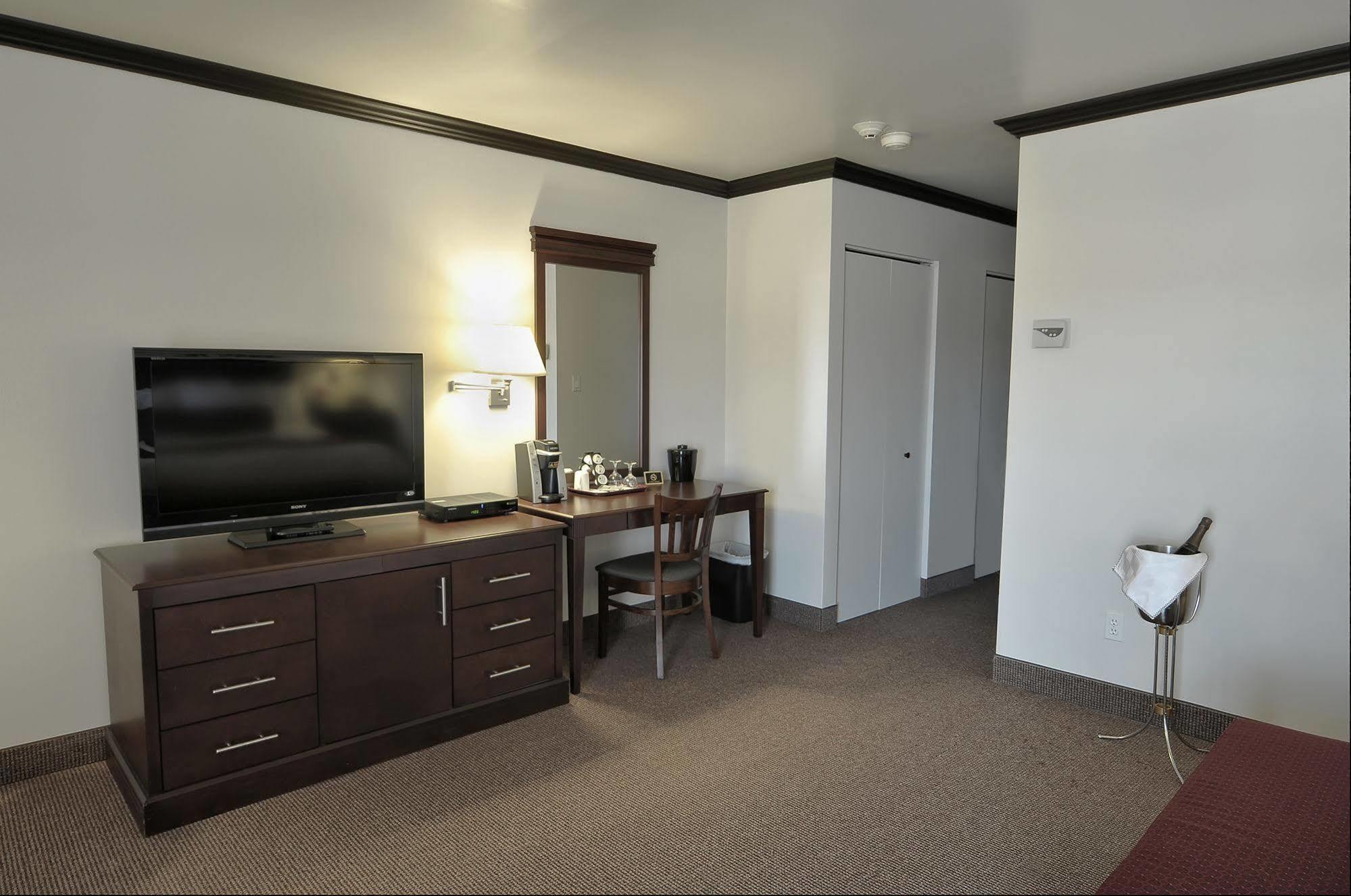 Hotel Le Floral Sherbrooke Esterno foto