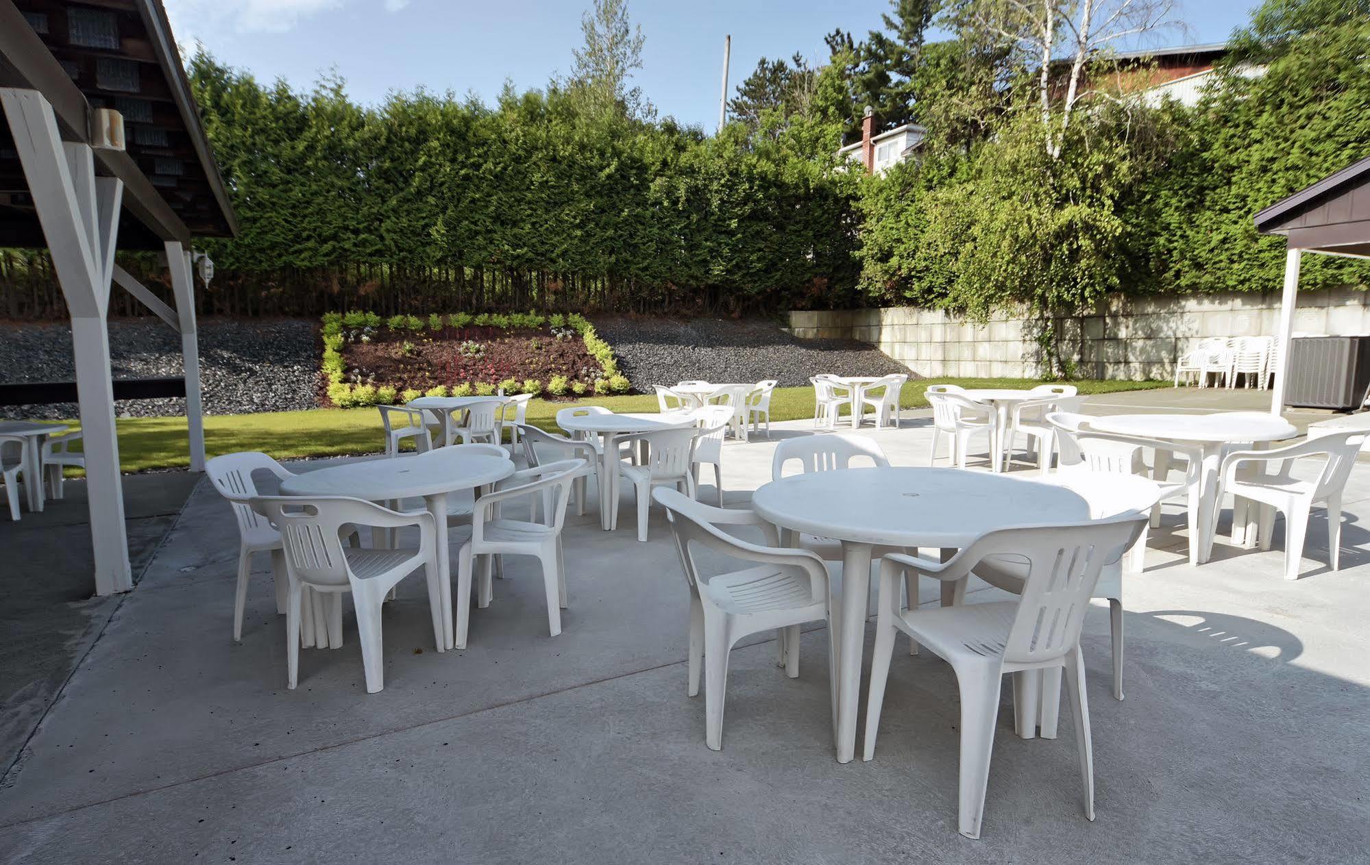Hotel Le Floral Sherbrooke Esterno foto